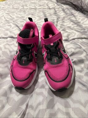 Nike Kids Hot Pink and Black Athletic Sneakers